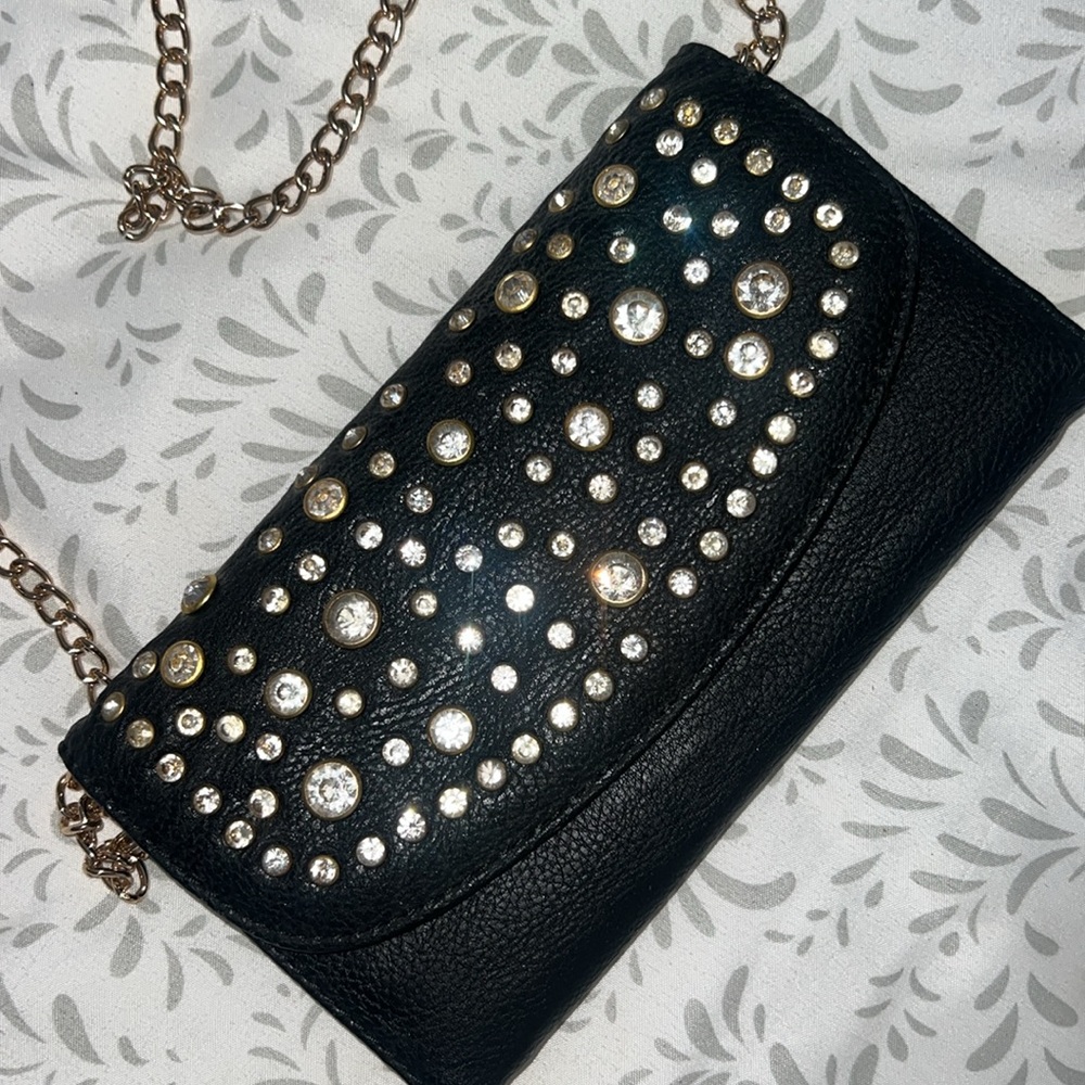 Crossbody - Picture 2 of 4